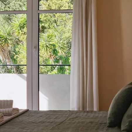 Lontza Studio's Peaceful And Secluded